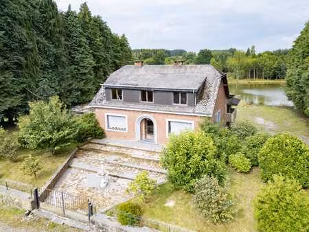 maison 4 façades  2 hectares avec étangs  bièvre