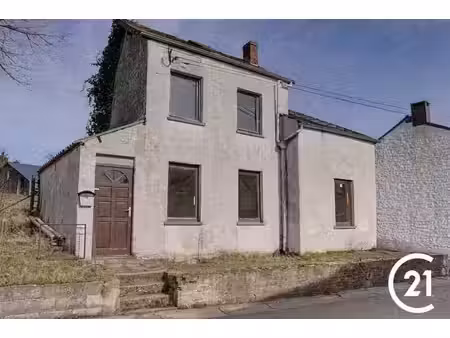 maison villageoise avec jardin à rénover entièrement