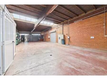 commerce de 233 m² idéalement situé à tournai !