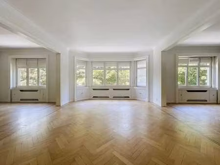 bois de la cambre - louise- appartement rénové- garages