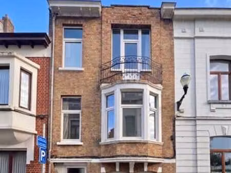 maison unifamiliale de 5 ch. avec cour