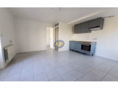 location appartement 2 pièces 33 m² à baud (56150)