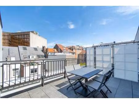 magnifique penthouse duplex 2 ch + 3 terrasses (pl. londres)