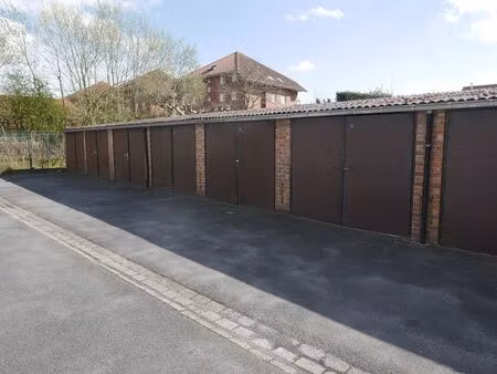 garage à louer à sint-kruis € 85 (lq5ny) - era vandille | zimmo