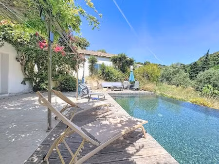 deux maisons  une vue dégagée et le sentiment d'être ailleurs