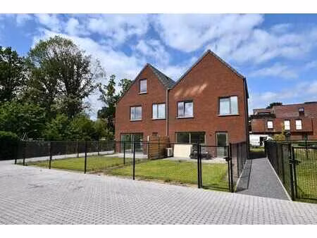 ruime nieuwbouwwoning met 4 slaapkamers !