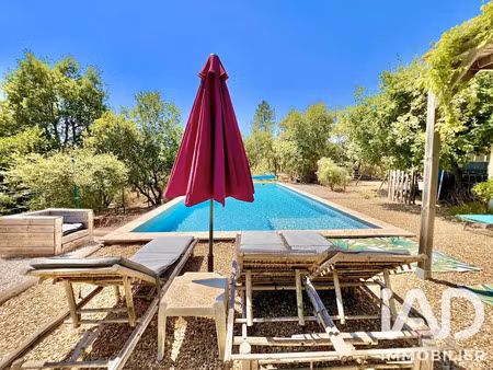 vente maison 6 pièces 207 m² à saint-paul-en-forêt (83440)  820 000 €