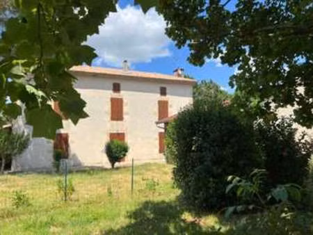 location maison à castets-en-dorthe (33210) : à louer / 130m² castets-en-dorthe