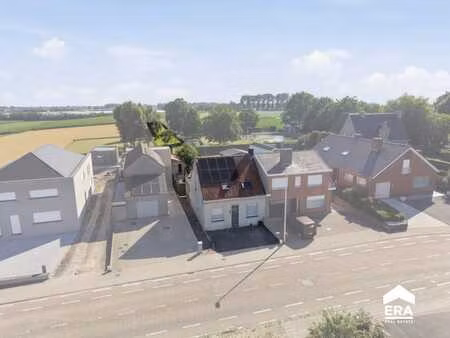 maison trois façades clé sur porte avec grand jardin à gits
