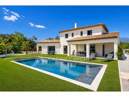 villa de luxe à vendre dans le quartier nord