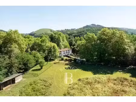 vente maison 6 pièces 230 m² à sare (64310)  1 085 000 €