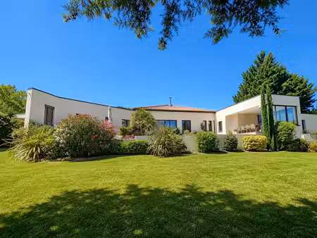 vente maison 9 pièces 250 m² à jardin (38200)  1 150 000 €