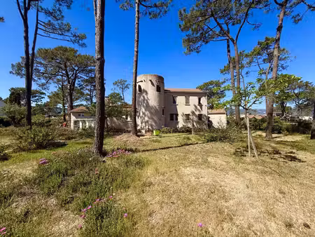 propriété de 204 m² - bord de mer - parcelle 3 945 m² - furi