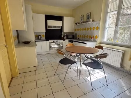 ensemble immobilier à mailly-le-camp