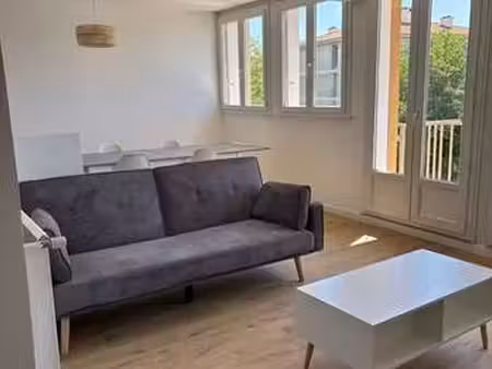 location appartement 2 pièces meublé à orange (84100) : à louer 2 pièces meublé / 60m² ora