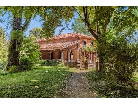 maison de caractère écologique avec vue remarquable et accès aux rives de la save