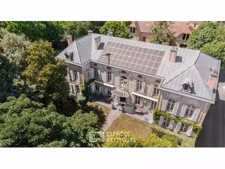 maison de maître début xixe siècle à réinterpréter avec dépendances