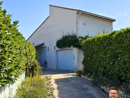 maison à saint-gilles (30800)