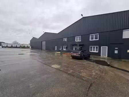 location entrepôt le mesnil-amelot 77990 5500m²