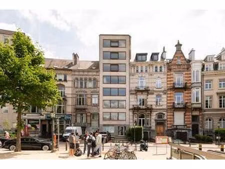 bel appartement 2 chambres + terrasse.