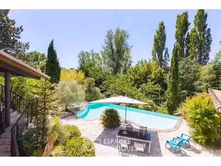 maison d'architecte avec vue  piscine et poolhouse