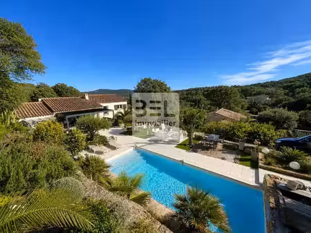 villa + 2 studios indépendants – piscine – terrain + de 5 000 m²
