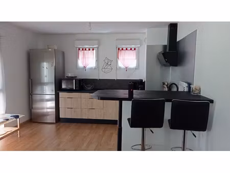 joli appartement 3 pieces situe dans une residence securisee