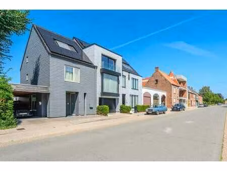 instapklare halfopen woning in het centrum