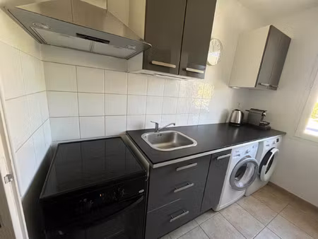location appartement 2 pièces 42 m² à hyères (83400)