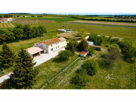 maison de campagne rénovée à allas champagne - charente maritime - 7 pièce(s) 165 m2 hab. 