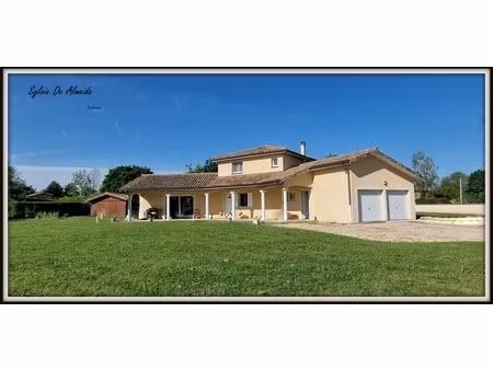 maison à vendre 140 m²  5 pièces  bage dommartin (01)? terrain 2200 m²  calme