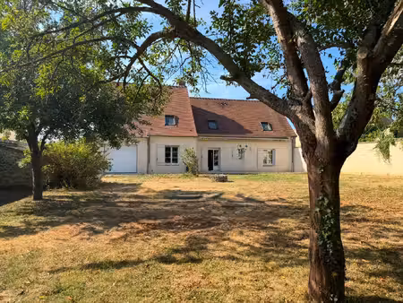 chamant propriété d'exception avec maison principale et de