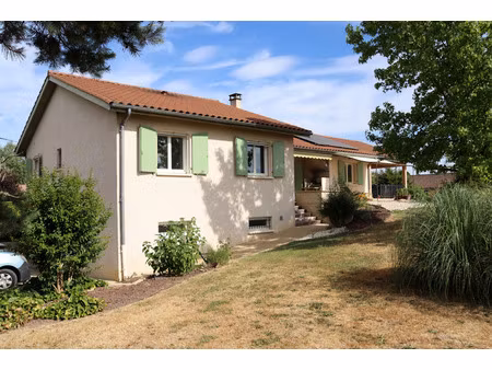 saint-bénigne – villa d'exception avec piscine  vue sur les monts du mâconnais et terrain 