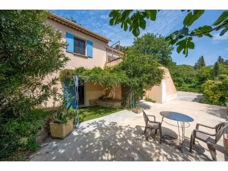 villa t5 + t3 avec vue dégagée  piscine et immense garage