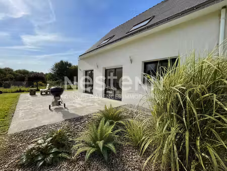 maison recente dans un petit hameau avec vue dégagée  à 1 km du bourg de grand-champ