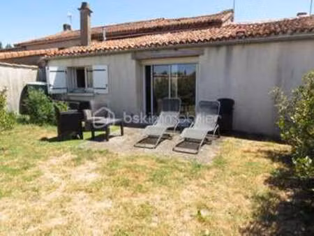 vente maison à largeasse (79240) : à vendre / 77m² largeasse