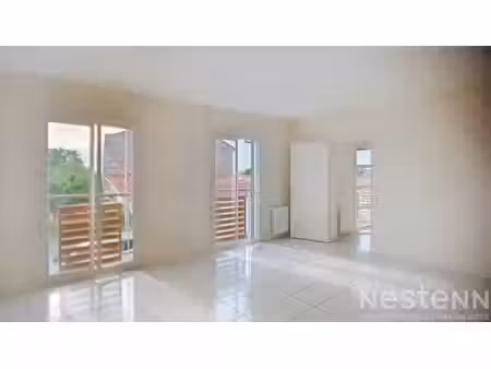 appartement saujon 2 pièce  60m²  quartier calme et près du centre  garage