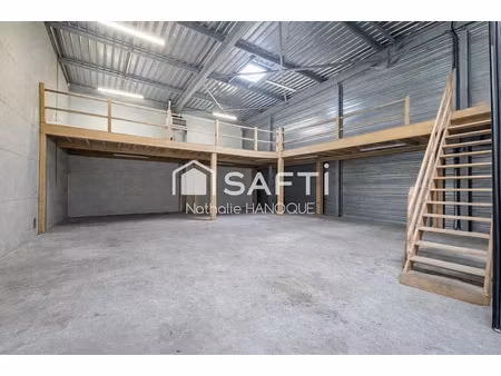 location locaux professionnels 3 pièces 212 m² à anet (28260)  1 484 €