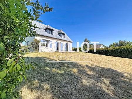 à deux pas de la mer  une maison aux multiples possibilités !
