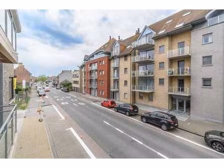 appartement de 2 chambres avec terrasse à louer à furnes