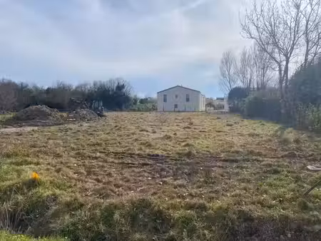 vente terrain 527 m² à le pout (33670)  101 000 €