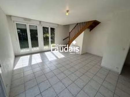 location maison à saint-lô (50000) : à louer / 61m² saint-lô