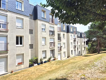 thiais beau 2p avec cave et parking