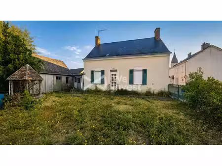 maison à rénover  fort potentiel  plein coeur de teloché