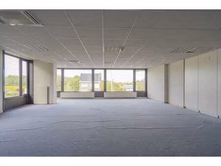 immeuble de bureaux à vendre au 1er étage à harelbeke
