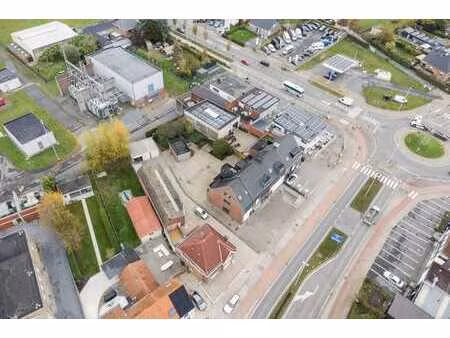 immeuble de bureaux à vendre à zedelgem avec parking spacieu