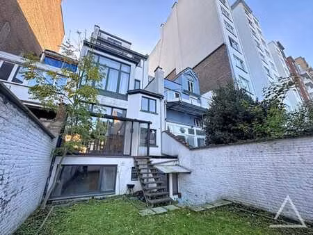 maison de maître avec jardin et garage