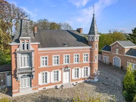 propriété unique avec parc et dépendance