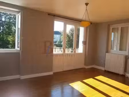location appartement 3 pièces 68 m² à egletons (19300)  355 €