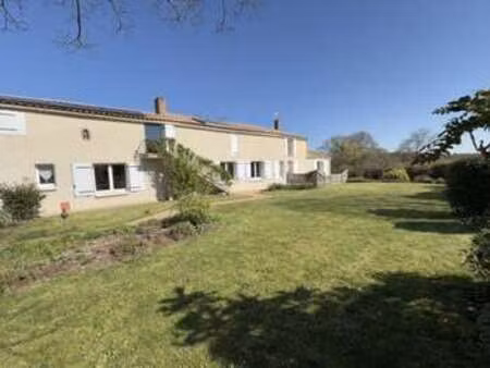 vente immeuble à aizenay (85190) : à vendre / aizenay